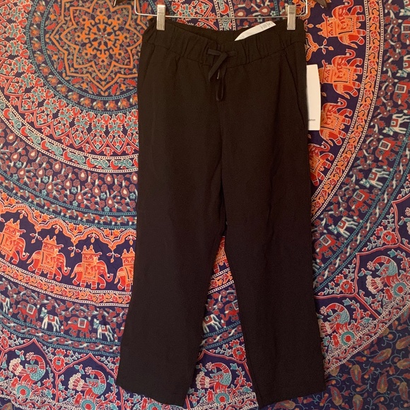 On the Fly Crop 23” *Woven* - Picture 6 of 6